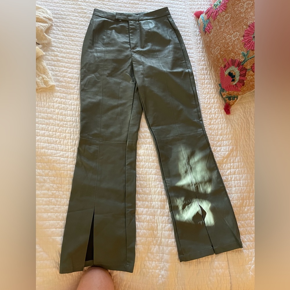 Brand new bought these at a boutique.Size  medium. Brand is papermoon. Neverworn